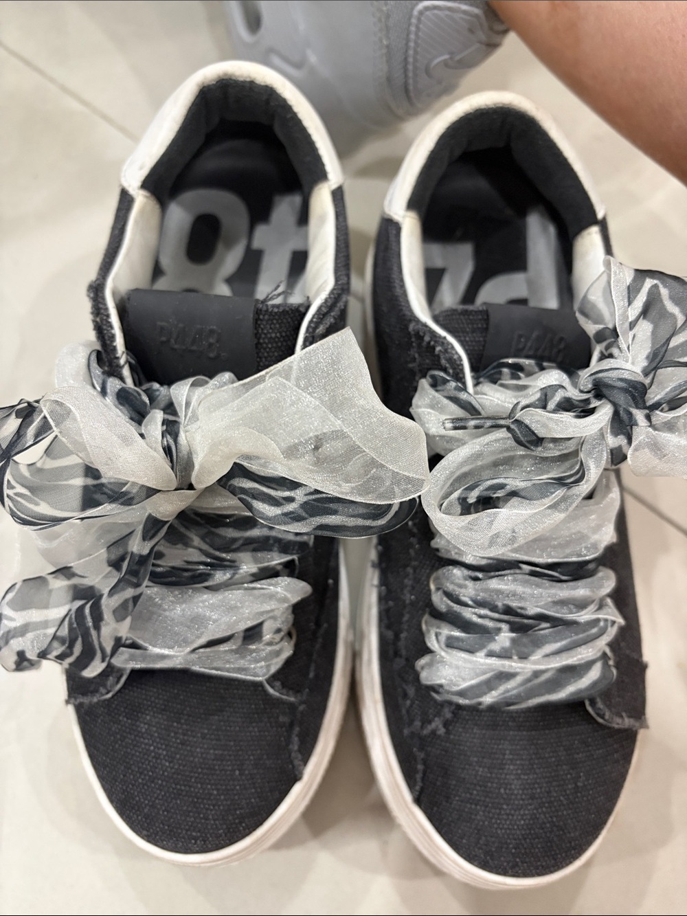 P448 Dark Gray & White Platform Sneakers w/ Sheer Zebra Laces - Picture 5 of 5
